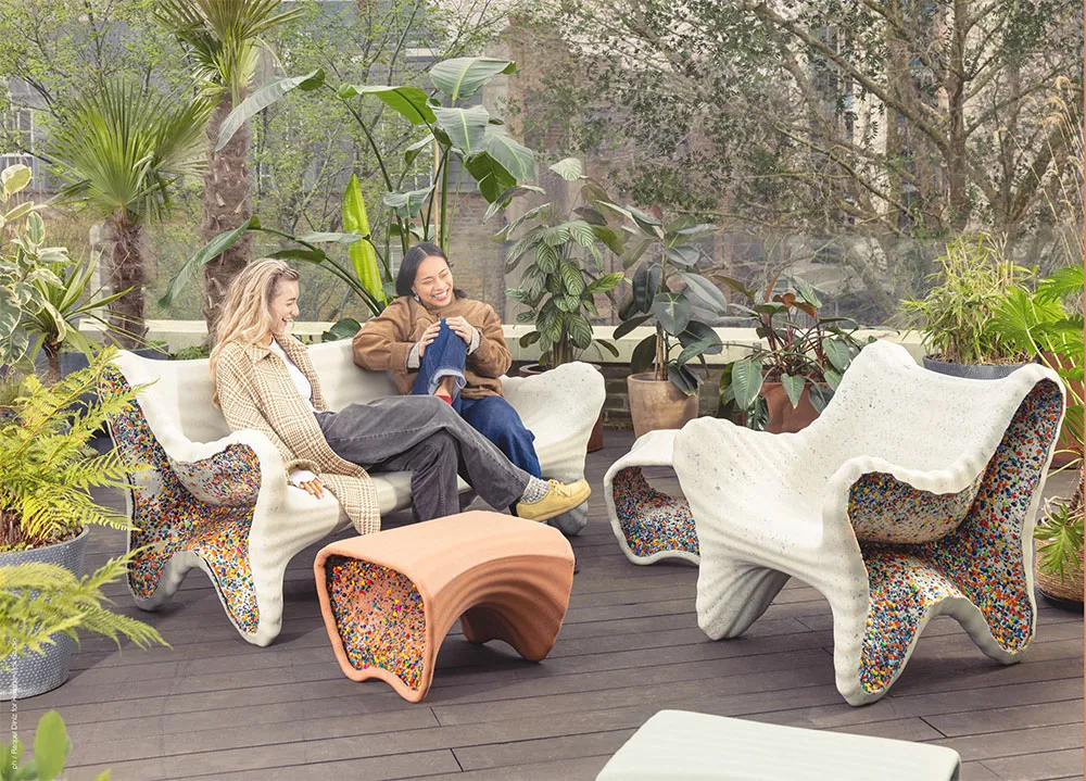 Poltrona e divano outdoor Magis In-Side su terrazza