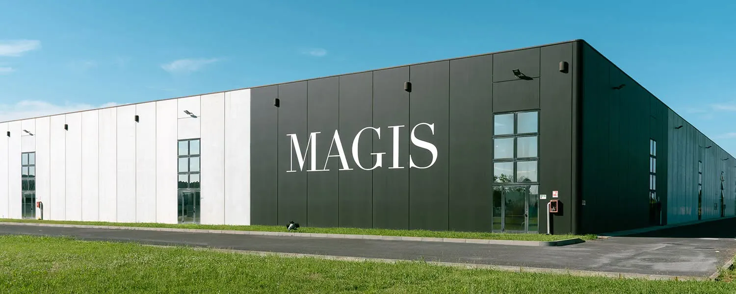 Magis design: sedie e arredi iconici del brand italiano