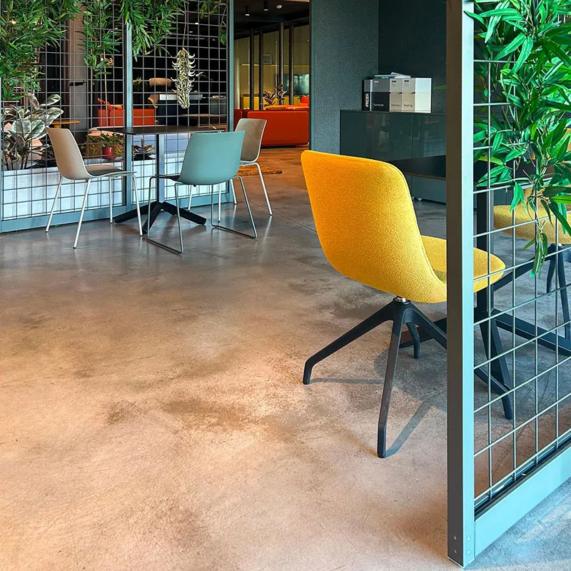 Lo Show Room Frezza: le sedute Yo Metal